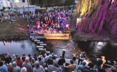 Wasserspiele Bad Soden-Salmünster an der Flussbühne in der Salz